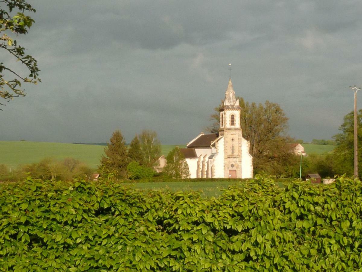 Gite Le Tremblay Thianges Kültér fotó